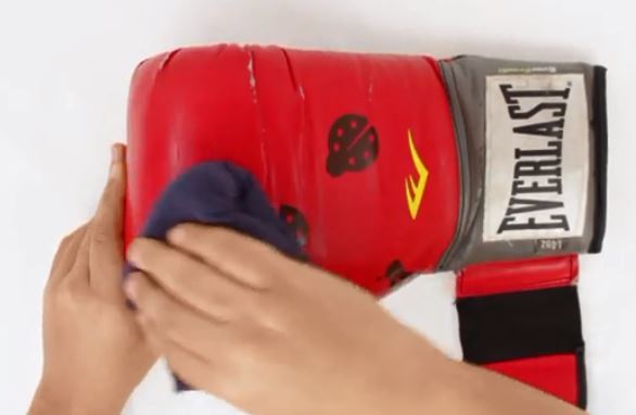 Comment nettoyer des gants de boxe: 13 étapes