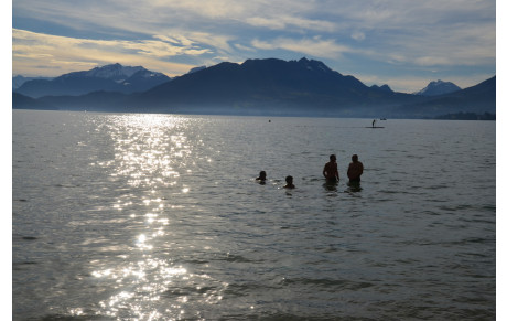 Baignade traditionnelle de début d'année dans le lac d'Annecy